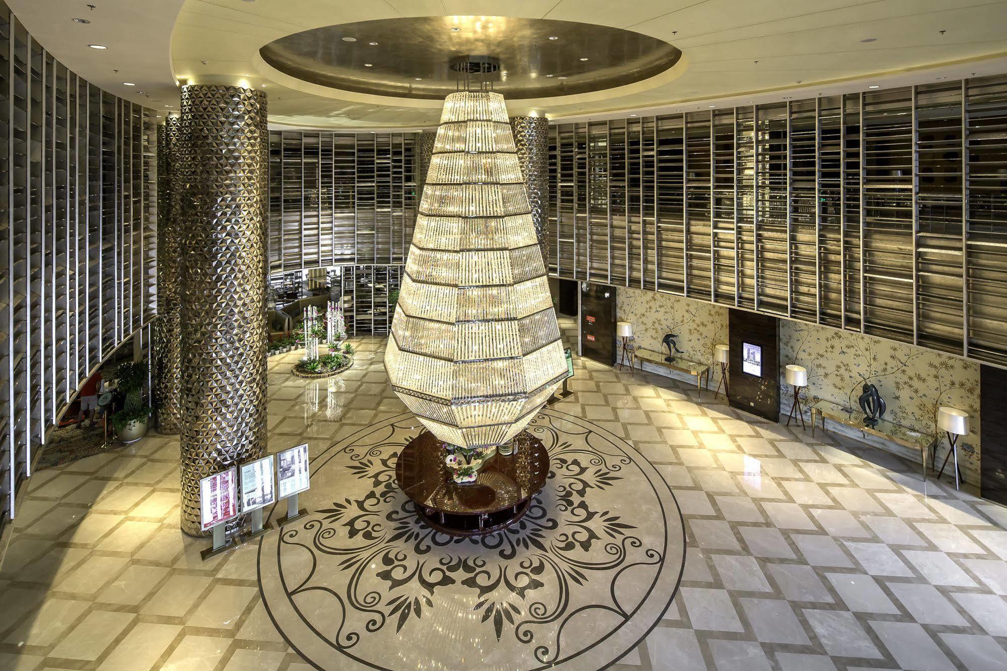 Sanding New Century Grand Yiwu Hotel