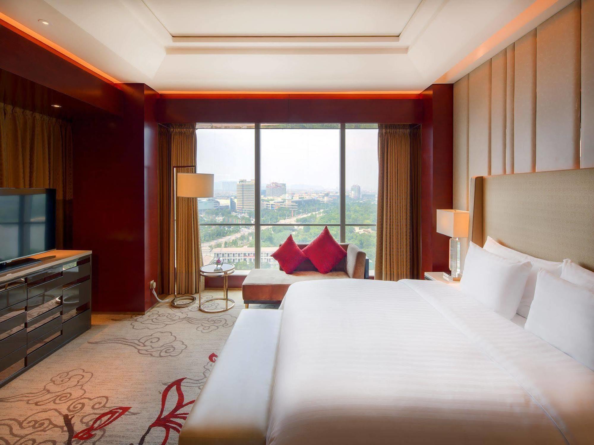 Hotel Sanding New Century Grand Yiwu 5*